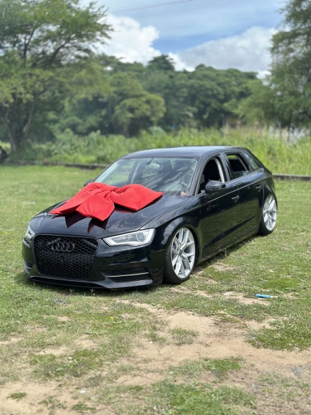 AUDI A3 SPORTBACK + PAREDÃO